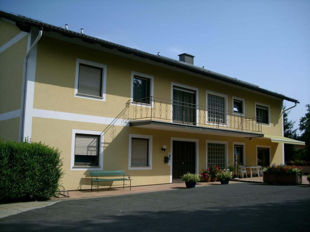Gaestehaus Steinmetz Sankt Martin an der Raab Екстериор снимка